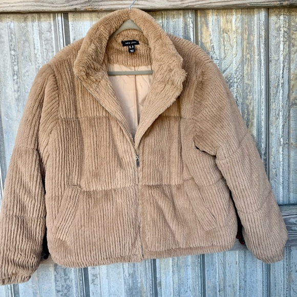 New Look Sherpa Jacket with Pockets and Waist Drawstring - Picture 3 of 10